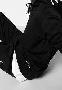 HUGO Felpa con cappuccio - black
