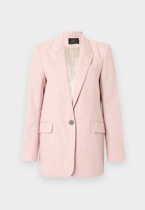 Veste blazer rose clair pour femmes avec revers crantés, fermeture à un bouton, deux poches avant à rabat, et une doublure beige lisse.