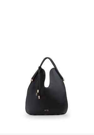 Borsa a mano in pelle nera dalla forma strutturata, manico superiore singolo, nappe decorative con accenti dorati e targhetta con logo "V°73" sul davanti.