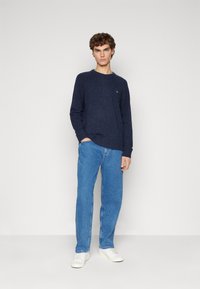 GANT BICOLORED RAGLAN C-NECK - Strickpullover - dark navy