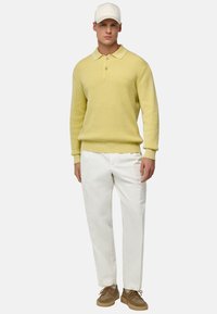 Boggi Milano Hlače chino - white