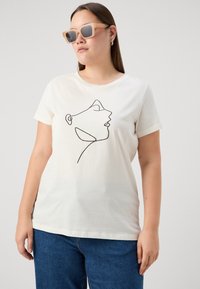 ONLY Carmakoma CARCILLE LADY - Apdrukāts T-krekls - cloud dancer