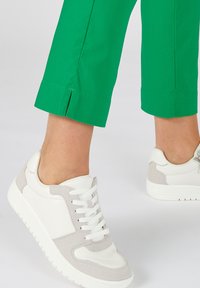 Damart CONFORT 7/8ÈME - Pantalon classique - vert prairie