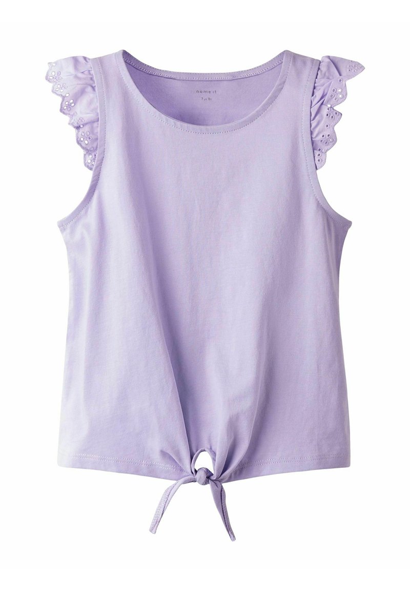 Ceriņvioletas bez piedurknēm augšdaļa ar volānu plecu akcentiem, ar acs izšuvumu un priekšējo mezglu dizainu, kas nodrošina pieguļošu izskatu. Mīksts kokvilnas materiāls.