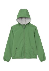 Giacca leggera verde con cappuccio foderato grigio, zip frontale e due tasche laterali con zip. Presenta polsini elastici e un design semplice.