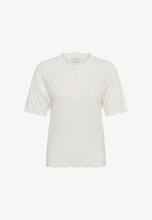 Haut blanc en maille à manches courtes avec motif losange, col rond et cinq boutons sur la patte de boutonnage devant.