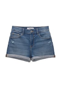Shorts de mezclilla en lavado azul medio con dobladillo enrollado, bolsillos frontales y ligero desgaste. Cuenta con cierre de botón metálico y cremallera.