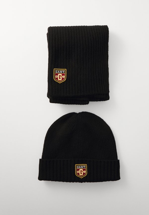 BADGE BEANIE SCARF UNISEX GIFT SET - Beanie - Main Image