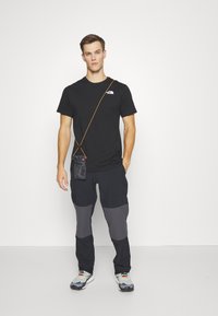 The North Face REDBOX TEE - Majica kratkih rukava s printom - black