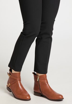 Botine clasice - cognac