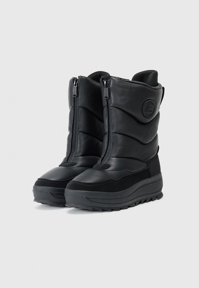Schwarze wasserdichte Winterstiefel mit gepolstertem Design, seitlichen Reißverschlüssen, strukturiertem Stoff und Gummisohlen für besseren Halt.