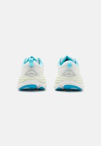 HOKA GAVIOTA 5 - Tekaški copati za cesto - frost/rose gold