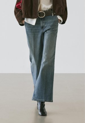 MID-RISE BELL BOTTOM - Flared Jeans - blue