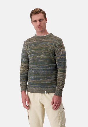 Strickpullover in verschiedenen Grüntönen und Blautönen mit strukturierten Streifen. Verfügt über einen Rundhalsausschnitt sowie gerippte Bündchen und Saum.