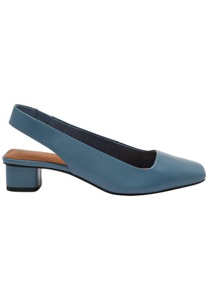 Niebieski skórzany but typu slingback z niskim obcasem typu blok, zamkniętym kwadratowym noskiem i beżową miękką wkładką.