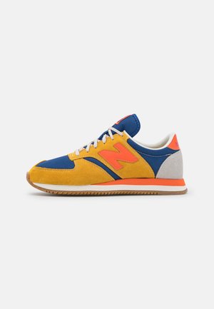 Sneakers - yellow