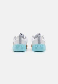 Under Armour REIGN 6 - Training shoe - white/distant gray/downpour gray