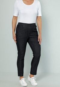 Ulla Popken ZIERNAHT 4-POCKET ELASTIKBUND  - Džíny Slim Fit - black