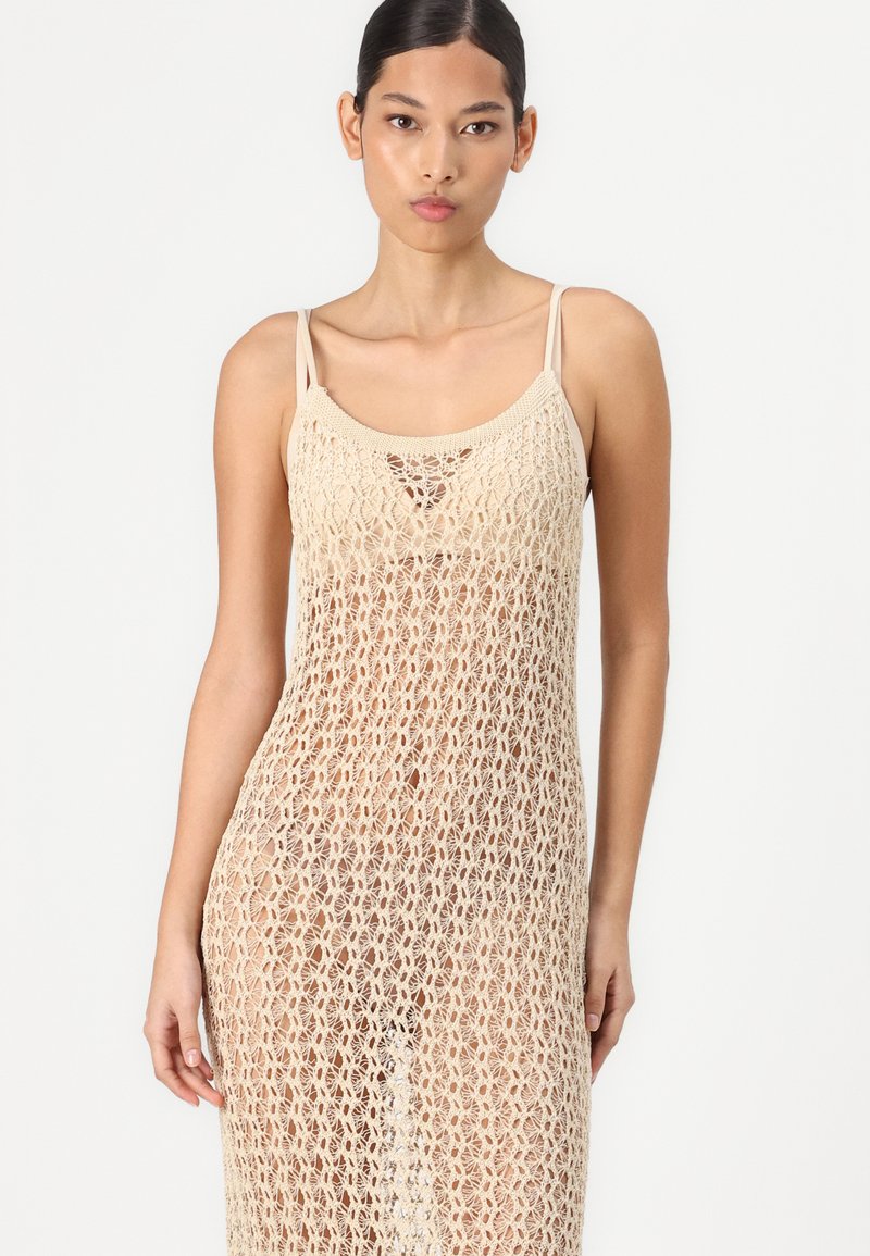 Malina CLAUDINE KNITTED SLIP BEACH MAXI DRESS - Day dress - sand - Zalando.ie Malina CLAUDINE KNITTED SLIP BEACH MAXI DRESS - Day dress - sand - Zalando.ie