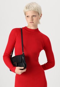 Vero Moda VMWILLOW HIGHNECK CALF DRESS - Abito in maglia - salsa