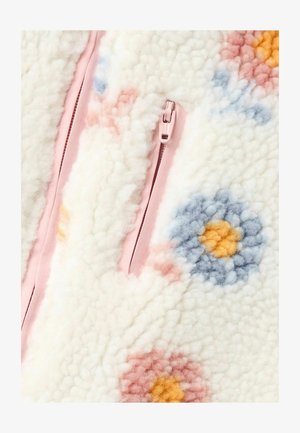 Fleece jakna s cvetnim vzorcem v beli barvi z pastelnimi odtenki. Ima roza zadrgo in mehko, teksturirano površino.