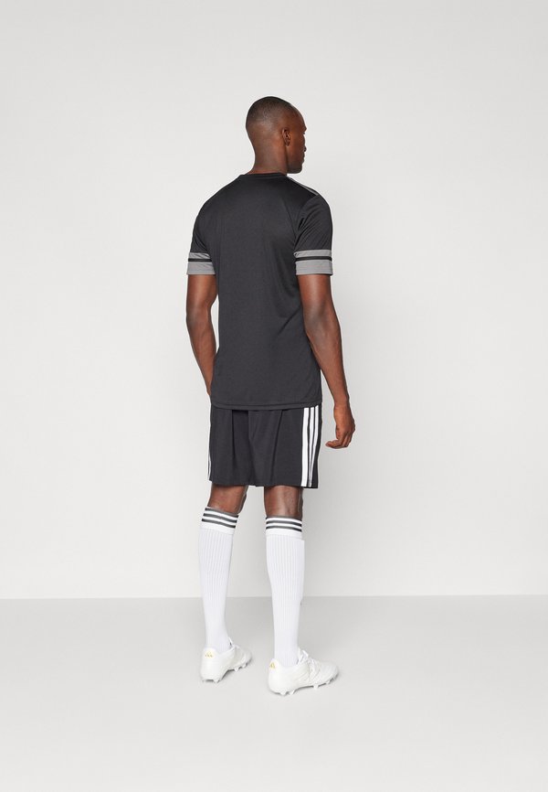 TRAIN ESSENTIALS 3 STRIPES SHORT - Sports shorts3