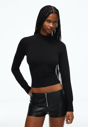 Bershka, FAUX LEATHER SHORTS WITH FRONT ZIP - Short - black