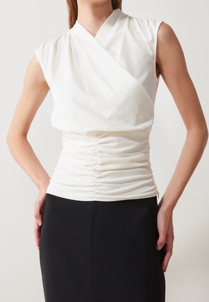 Top - off-white