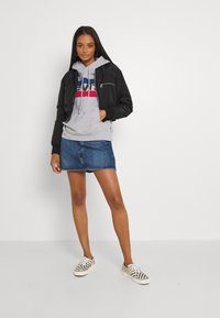 Levi's® GRAPHIC STANDARD - Športni pulover - heather grey