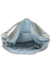 Szara torebka z fakturowaną powierzchnią, wyposażona w zamek błyskawiczny. Wnętrze wykonane z jasnobłękitnej tkaniny, zawiera wiele przegródek ułatwiających organizację.