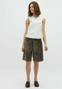 Global Funk Jeans Shorts - leopard mist