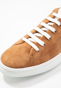 Tamaris LACE-UP - Trainers - cognac
