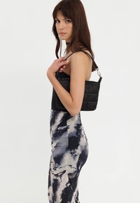 Handtasche - black