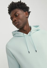Jack & Jones JJESTAR  NOOS - Jersey con capucha - soothing sea