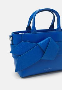 Ted Baker JIMISIE niebieski