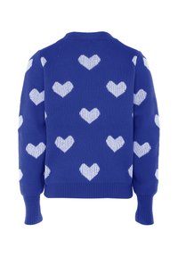 Maglione azzurro lavorato a maglia con motivi a forma di cuore bianchi su tutto il capo, polsini e orlo a coste, colletto rotondo e tessuto morbido e texturizzato.