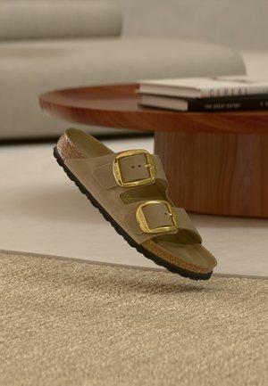 ARIZONA BIG BUCKLE - Σανδάλια - tabacco brown