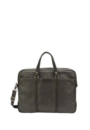 Serviette en cuir noir avec double poignée et bandoulière réglable, poches avant et détails en métal argenté.