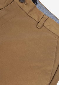 Non sélectionné, brown 
