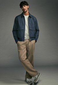 Next TEXTURED REGULAR FIT - Jachetă subțire - blue navy