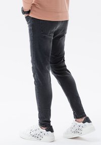Ombre Slim fit -farkut - black