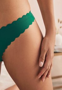 Next NO VPL SCALLOP EDGE KNICKERS - String - green