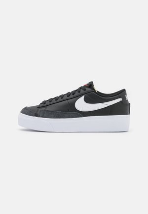 Sneakers - black