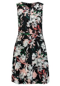 Květinové šaty bez rukávů, s živými bílými a růžovými květinami na černém pozadí, s hladkým materiálem a délkou po kolena.