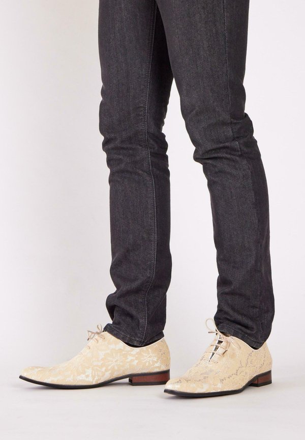 MAGIC   - Schnürer - beige