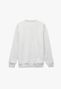 Lichtgrijze fleece trui met lange mouwen, ribbelmanchetten en zoom. Voorzien van een ronde halslijn en een egale, gladde textuur.
