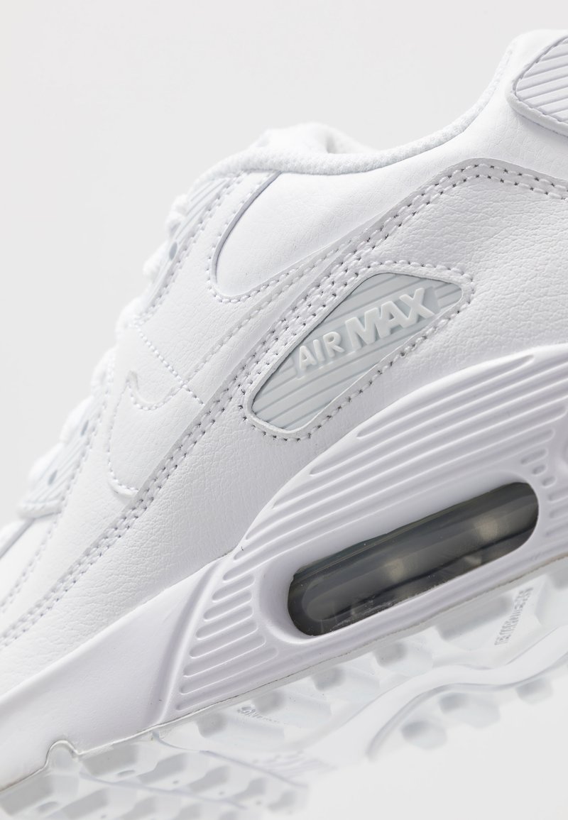 Nike Sportswear Nike Air Max 90 Ltr Schuh Fur Altere Kinder Tenisky White Metallic Silver Bila Zalando Cz