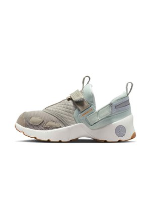 JORDAN TRUNNER LX - Sneaker low - multi-color/bright ceramic/summit white/med brown