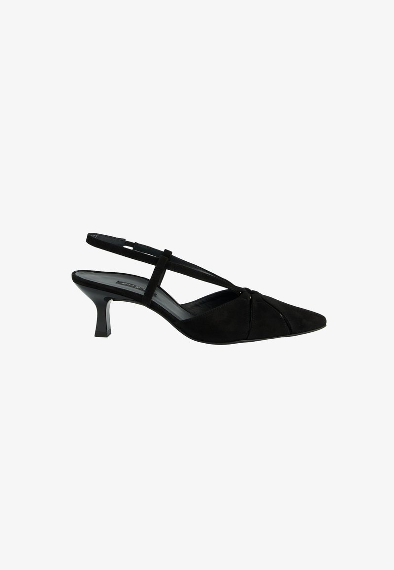 Chaussure noire en daim à bout pointu, à bride arrière ouverte avec un petit talon incurvé et des fines brides croisées.