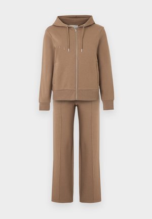 SET - Trening - walnut